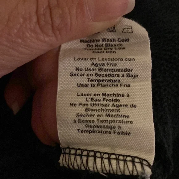 UGG black wide legged sweatpants with drawstring from Neiman’s. Unisex - Picture 15 of 15